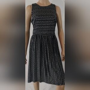 Ann Taylor loft womens dress medium petite sleeveless underskirt black white